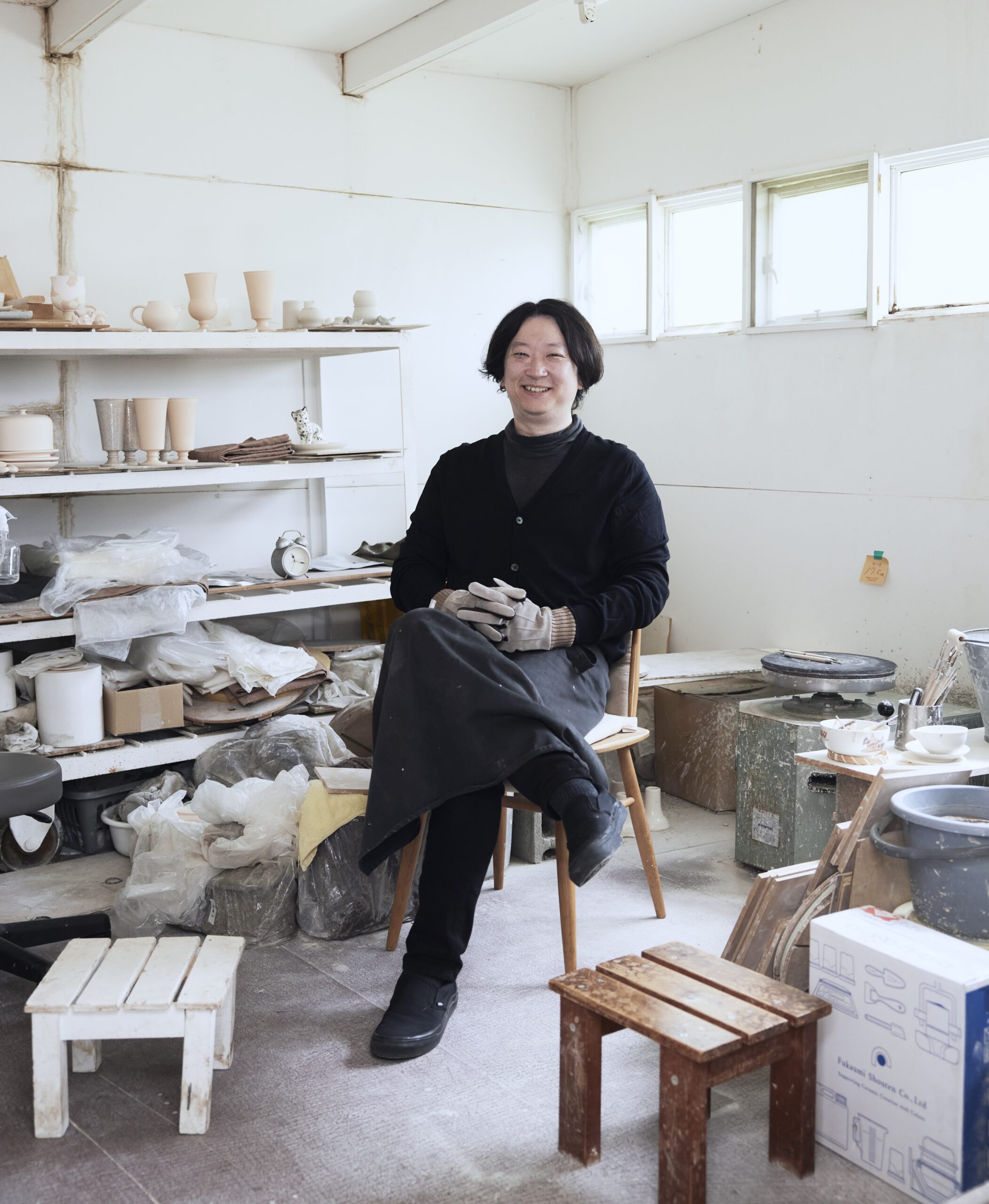 I am a potter, with SHEEP + PIG SUEDE / cuffs – touch.